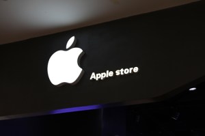 Mainland Chinese iPhone users unable to access Apple Intelligence after AI update · TechNode