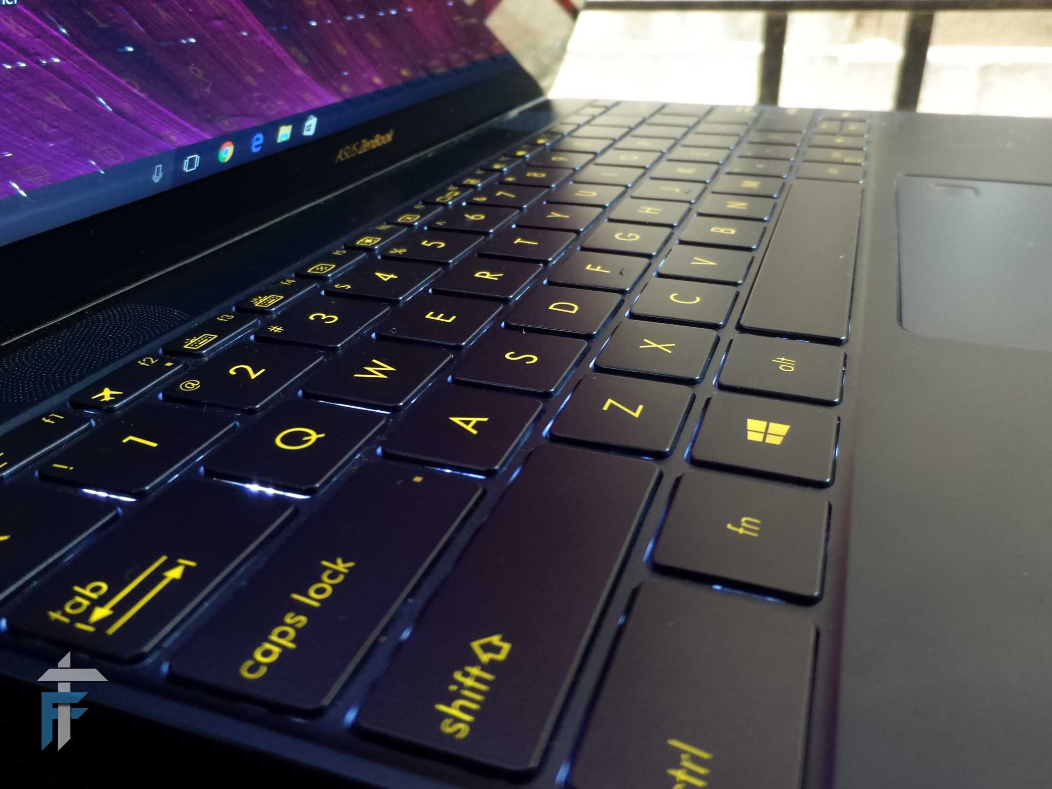 ASUS Zenbook 3 Keyboard TechnoFall