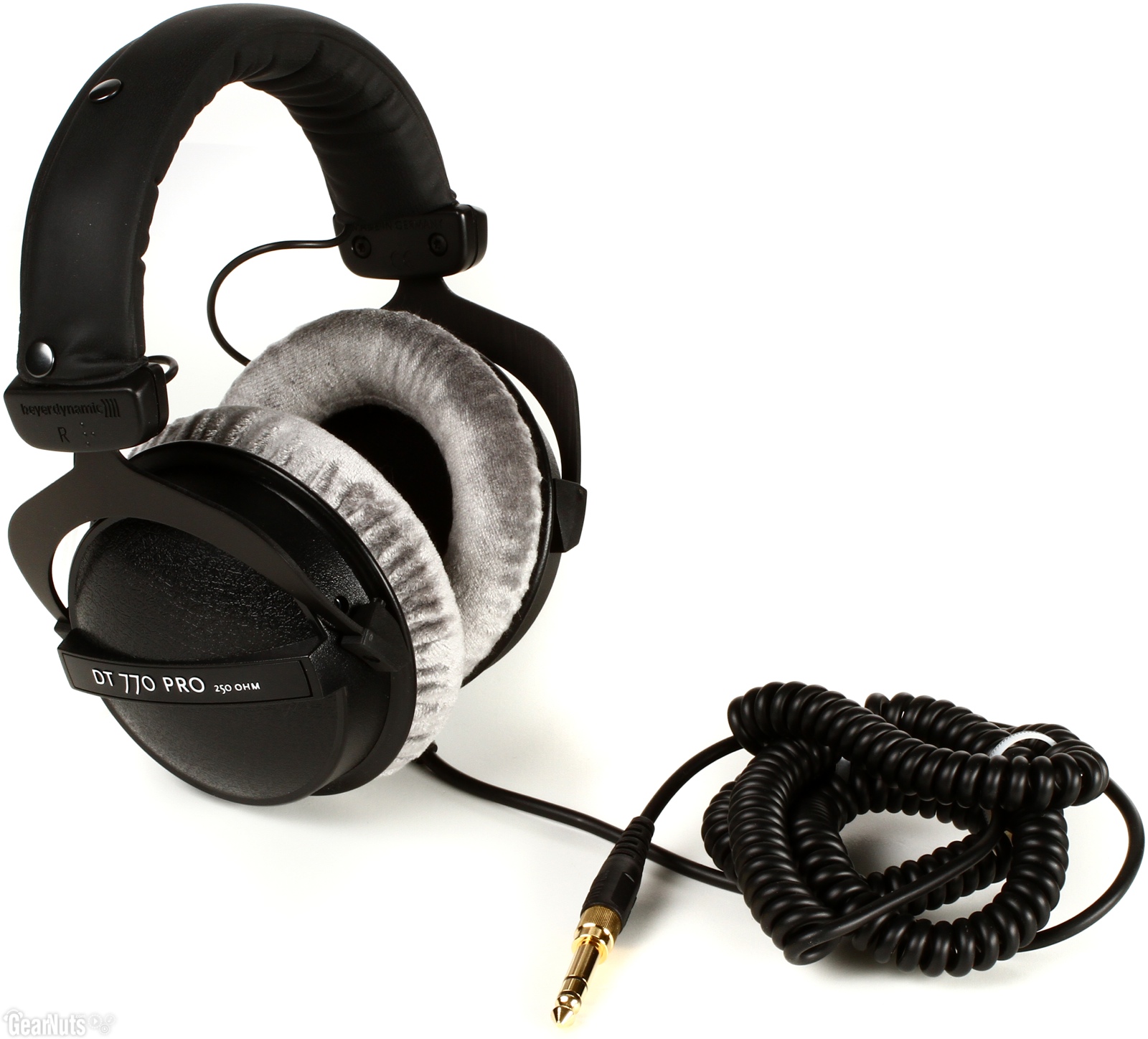 Listening in Comfort 5 of the best Studio Headphones to Upgrade Your