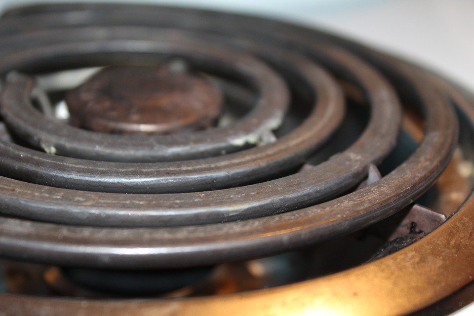 5 Reasons Why You Should Avoid Fixing Kitchen Aid Stove On Your Own And Hire Professionals