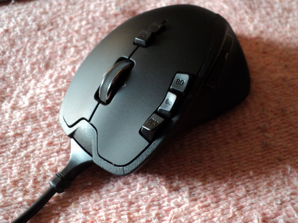 Review of the Logitech G700 Wireless Gaming Mouse | Technology Plus