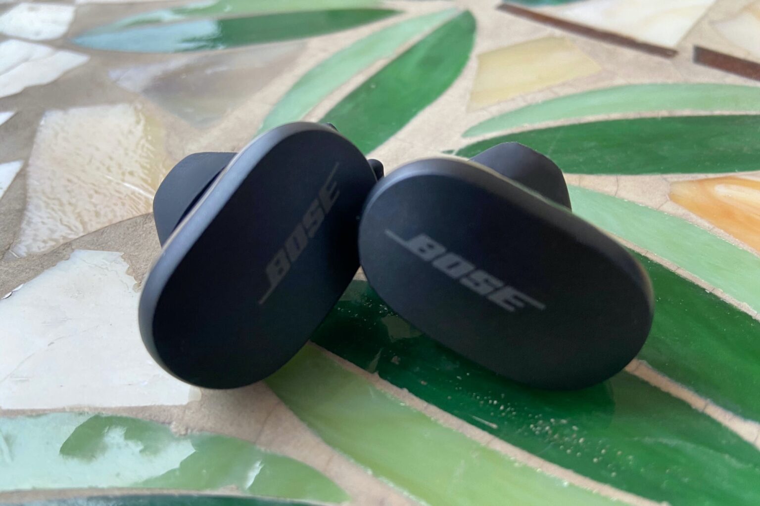 Bose QC Earbuds Controls, Review | Best Noise Cancelling Earbuds