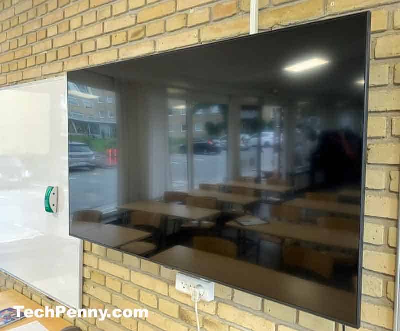 How Does My Tv Turn On By Itself