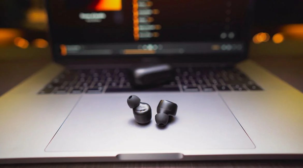 JLab Earbuds Not Charging [SOLVED All Models]