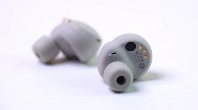Why Is Only One of My Earbuds Working? [Wired & Wireless]