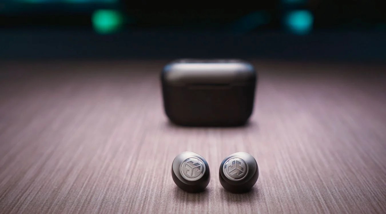 JLab Earbuds Won’t Turn On [Try This Weird Fix]