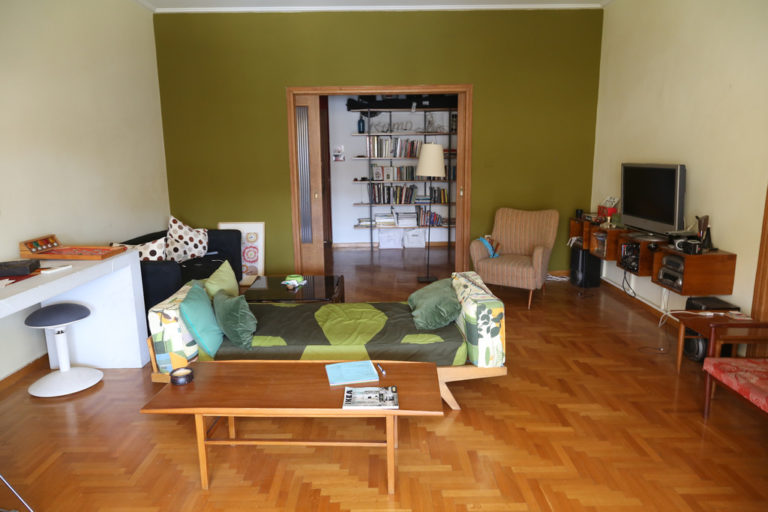 How To Detect Hidden Cameras And Microphones In The Room Techsable