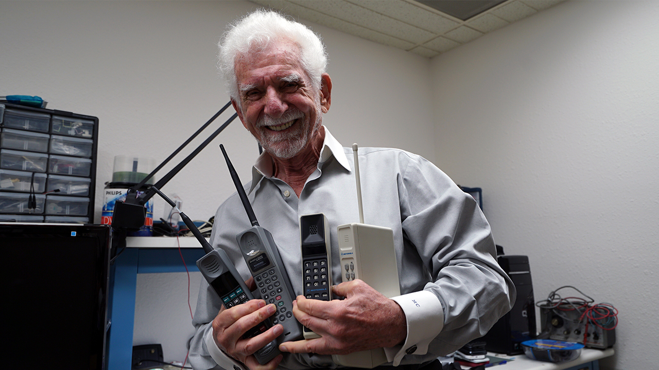 Inventor of world's first cellphone says 'put down your devices and get