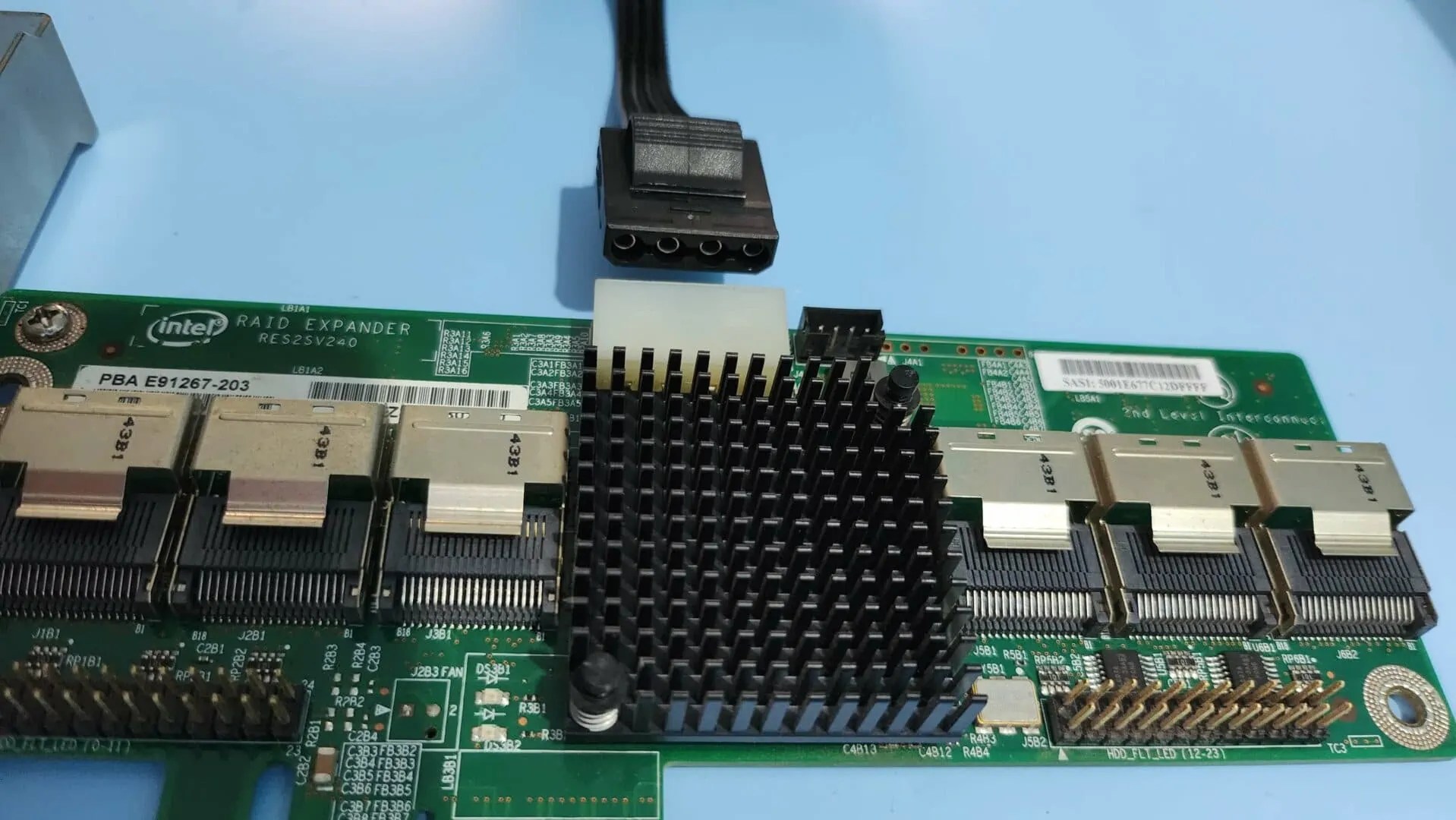 How to use a SAS expander without a motherboard? The Techtellectual