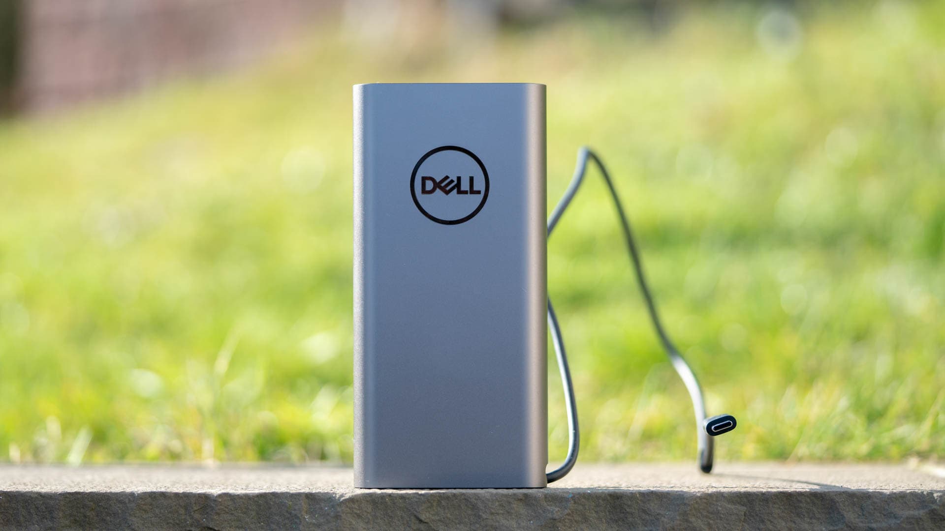 Die Dell Notebook Power Bank Plus PW7018LC mit 65W Leistung im Test