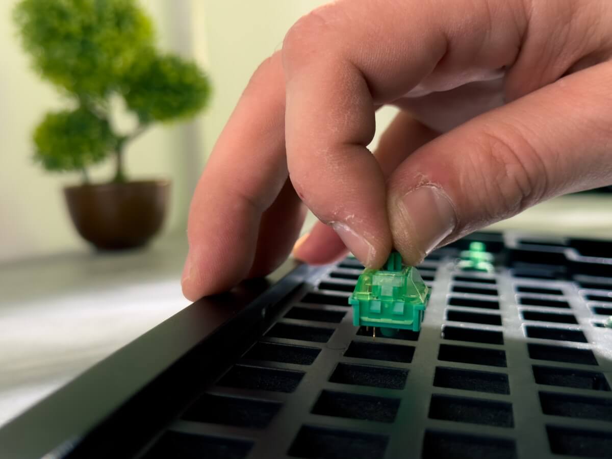 Linear vs Tactile Switches What To Choose for Your Perfect Mechanical