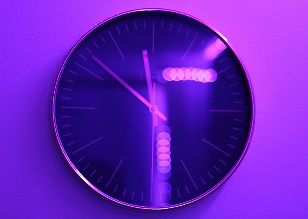 How to Place a Clock on Desktop in Windows 10