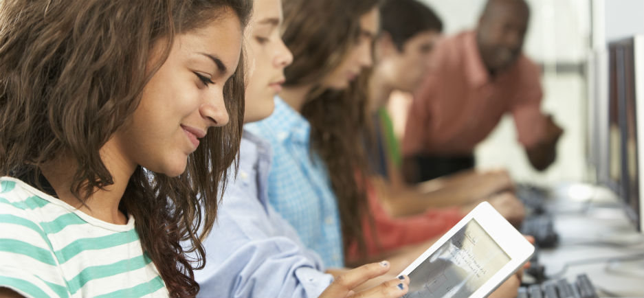 School Districts That Provides Students with Electronic Devices Needs