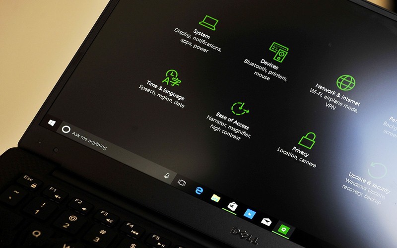 How to Enable Windows 10’s Hidden Dark Theme
