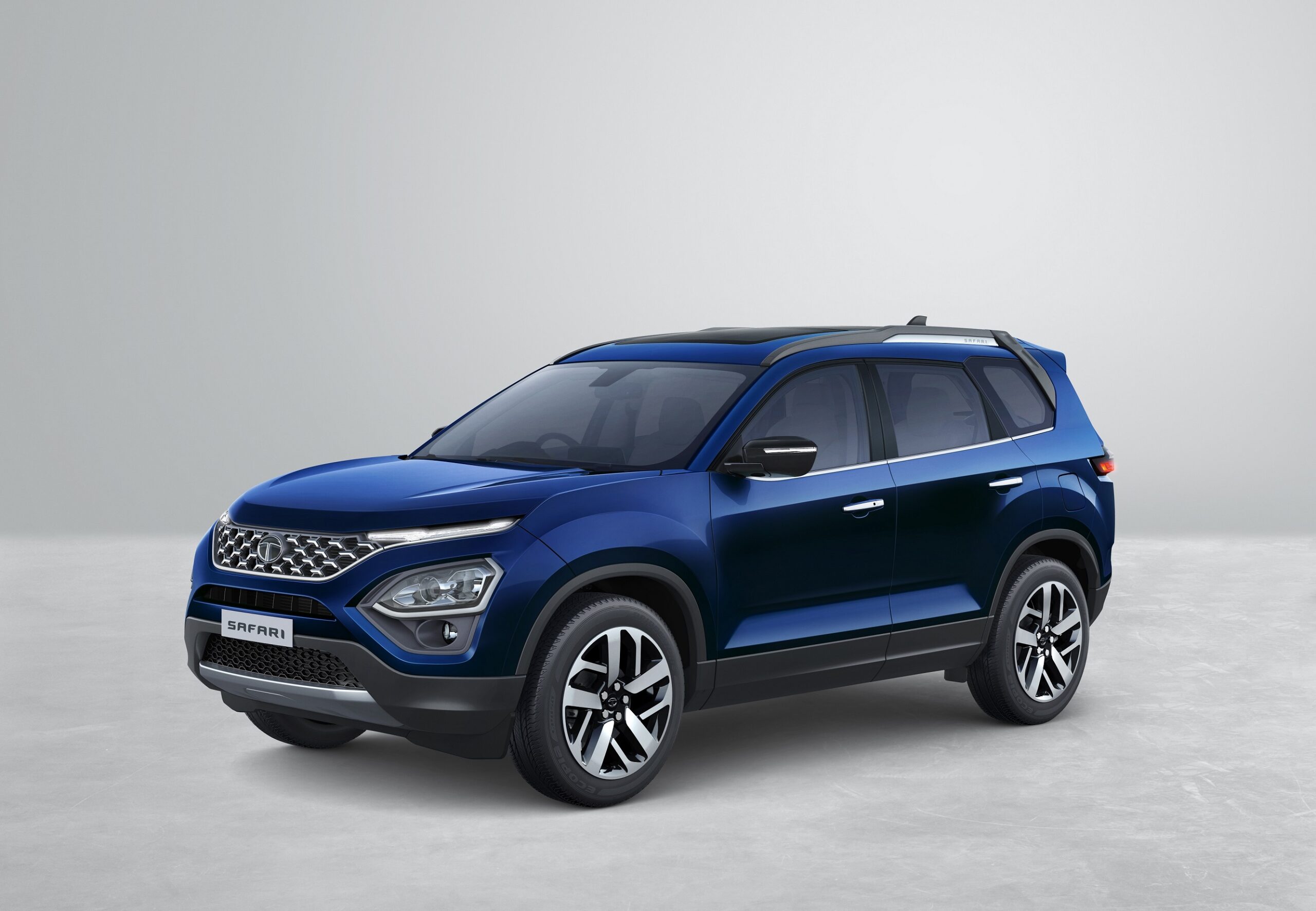 New Tata Safari Unveiled • TechVorm