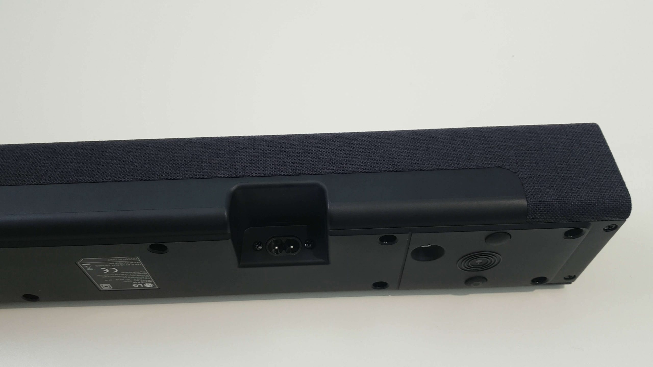 LG SP2 Soundbar Review - Exciting sound with a stylish design - Tech