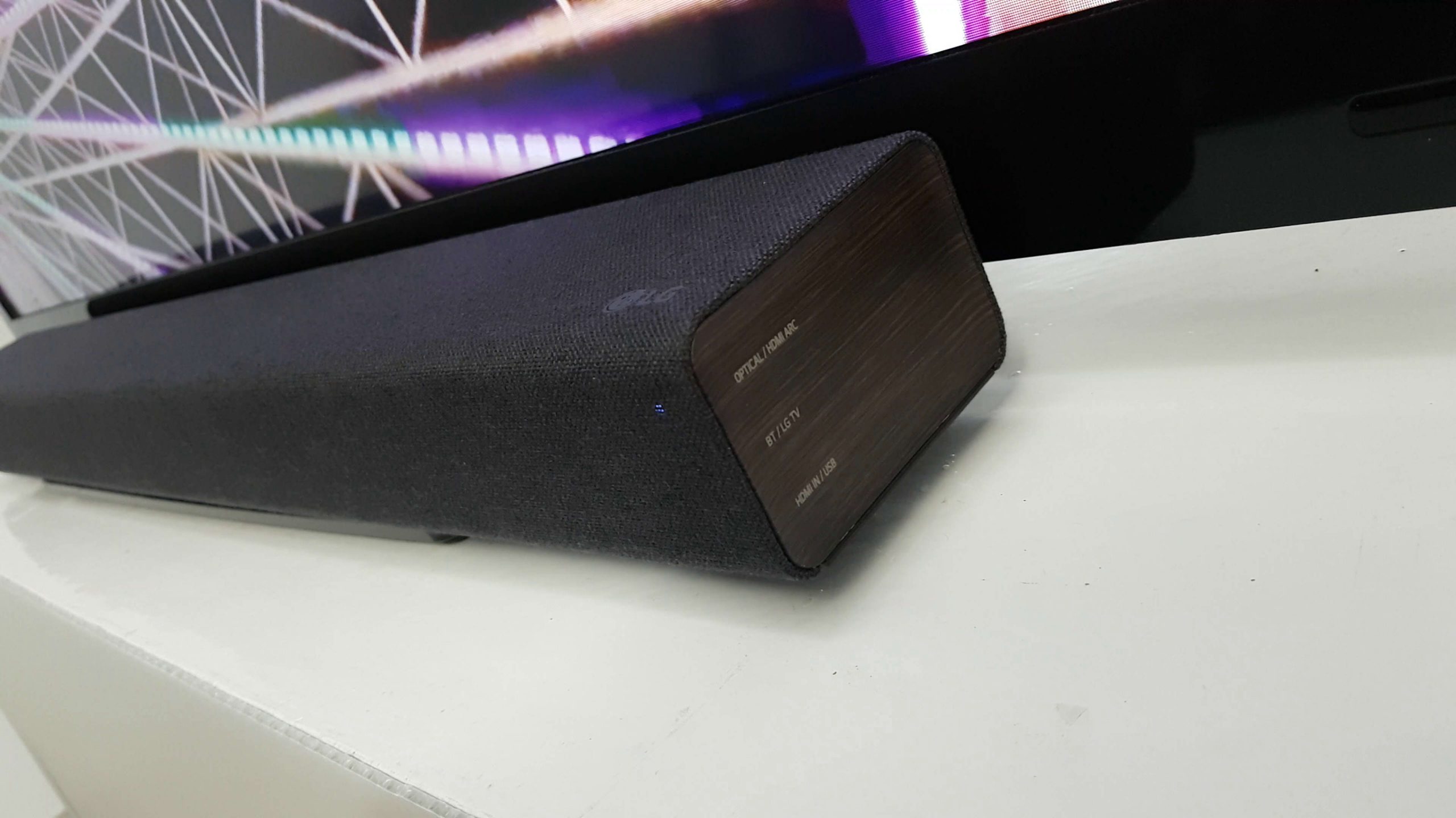 LG SP2 Soundbar Review - Exciting sound with a stylish design - Tech