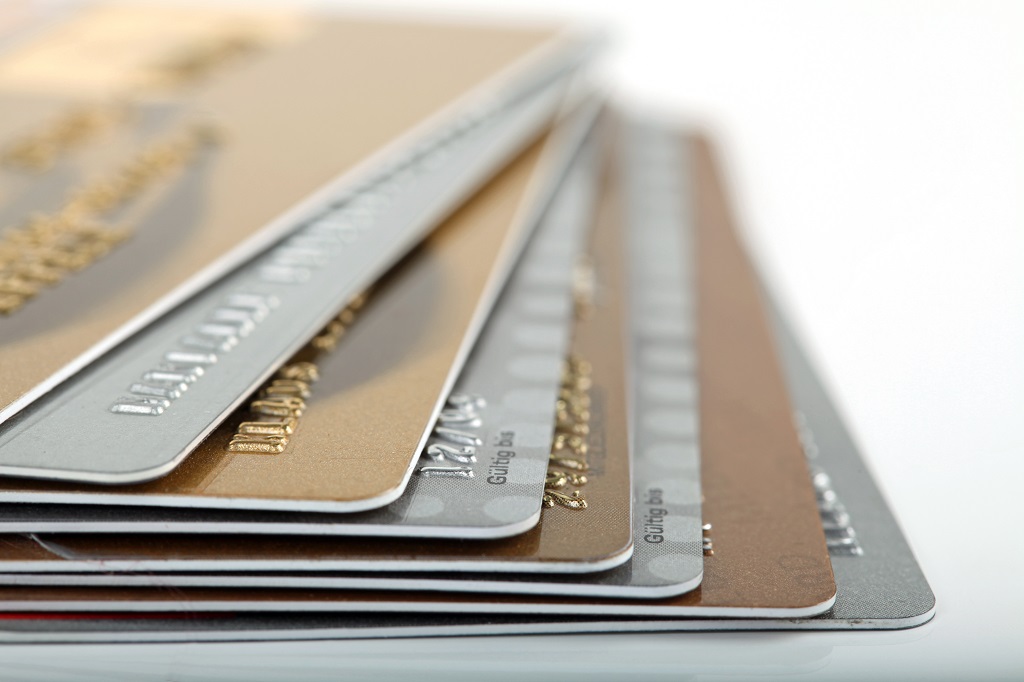 Wireless Phone Charging Destroys Credit Cards True? (Why?)