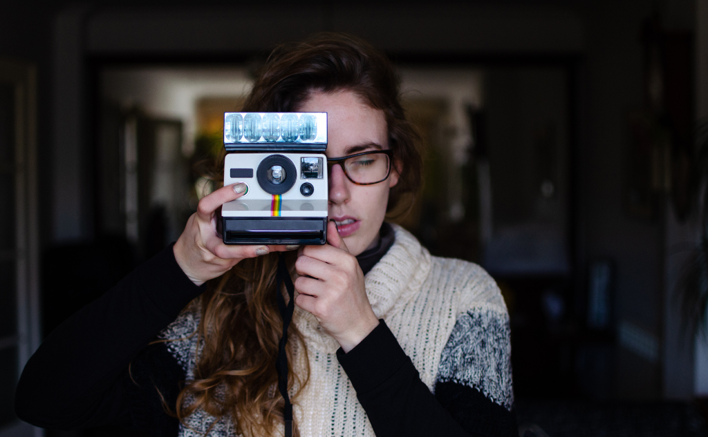 Taking Polaroid Picture of Phone or Computer Screen How to? Tech