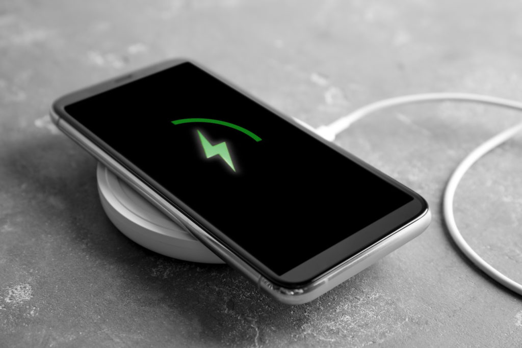 Playing While Charging Phone Damages Battery? >> Tech With Tech