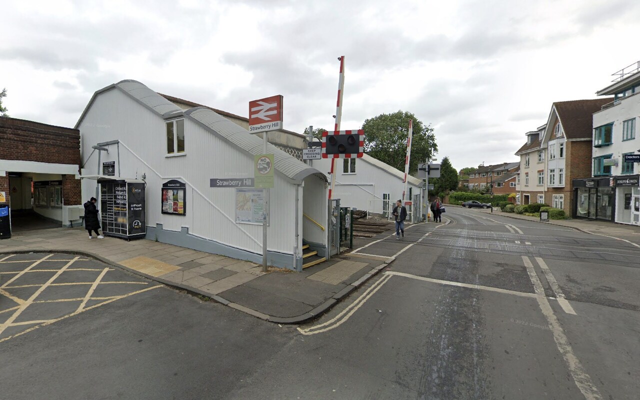 LATEST NEWS MURDER INVESTIGATION AFTER STABBING AT STRAWBERRY HILL