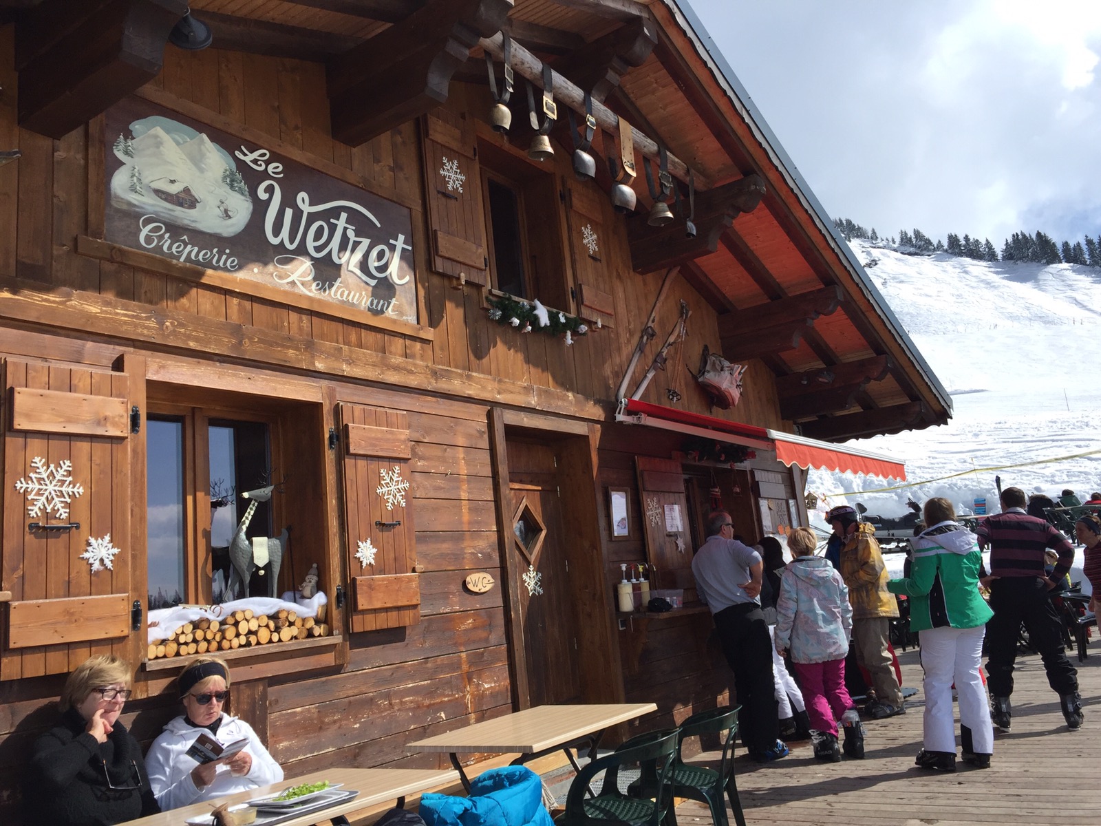 Guest travel review mountain restaurants in Les Gets Teddy Rambles