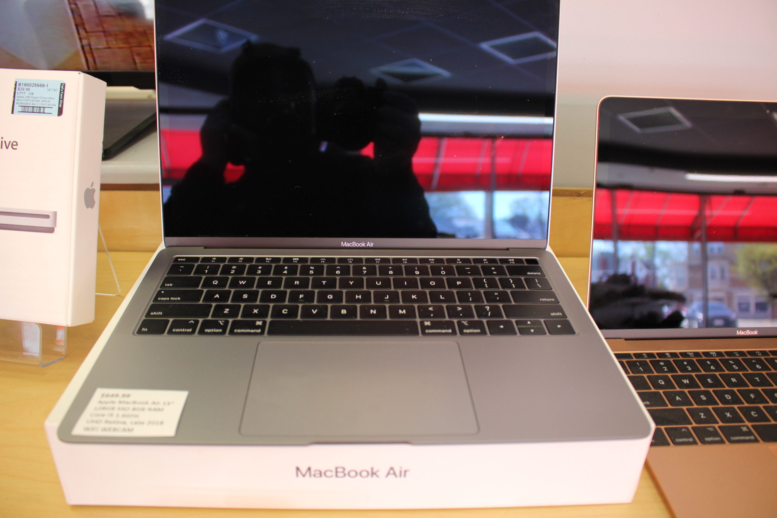Late 2018 Apple MacBook Air 13″ UHD Laptop preowned Ted's Pawn Shop