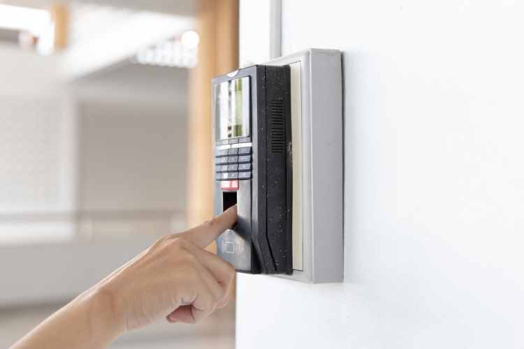 How Does a Biometric Time Clock Work? Teecycle