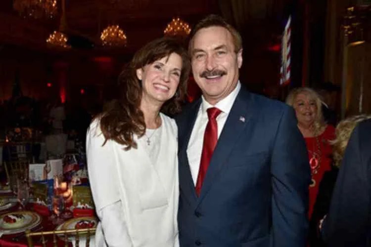 Who is Mike Lindell's exwife Dallas Yocum?(04)
