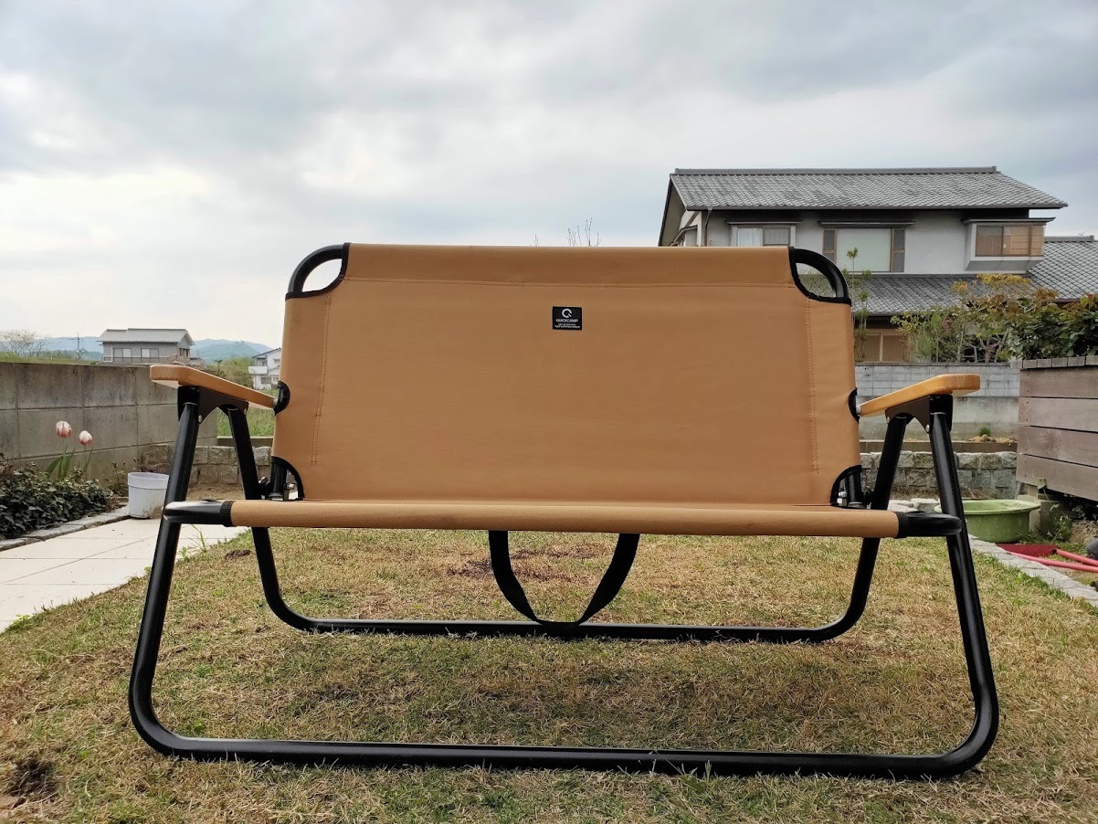 QUICKCAMPの2人掛けベンチがキャンプに最高に便利で、ハイエースにもぴったり収納
