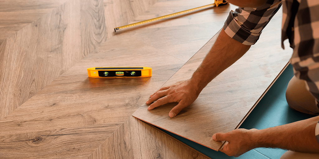 ¿Qué tan fáciles son de instalar los pisos de madera?