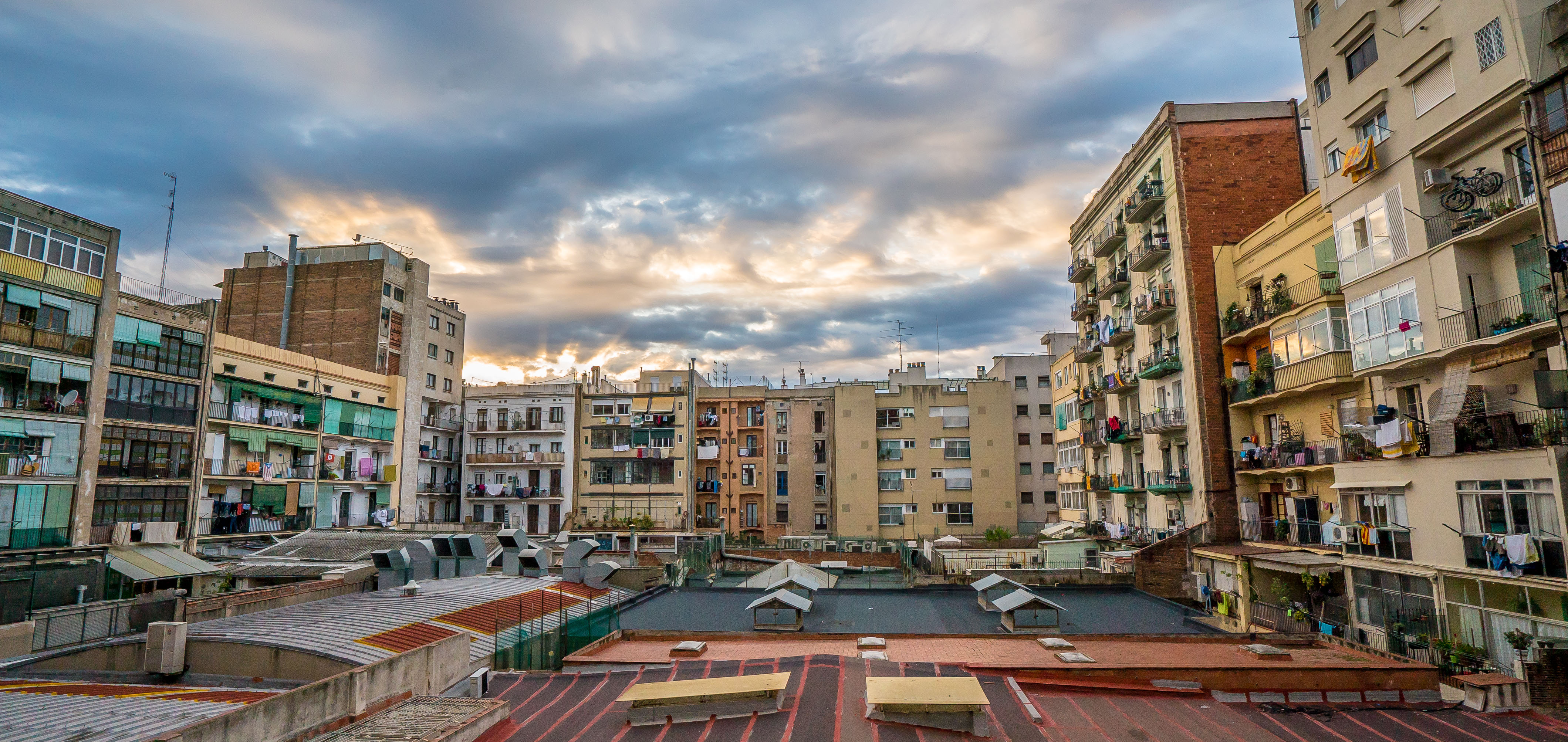 Barcelona Flats Telepathic Stuntman