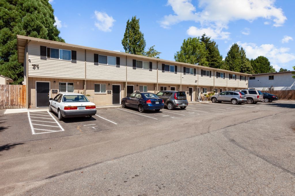 Kent 9 Unit Townhomes For Sale in Kent 2,200,000 Teletare