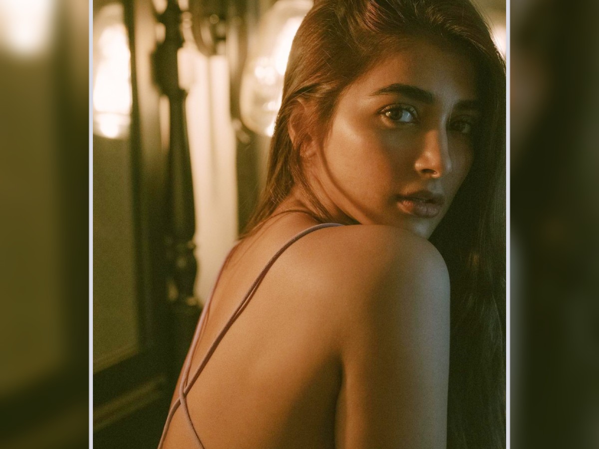 Pooja Hegde treats fans to glamorous pics | Telugu Cinema