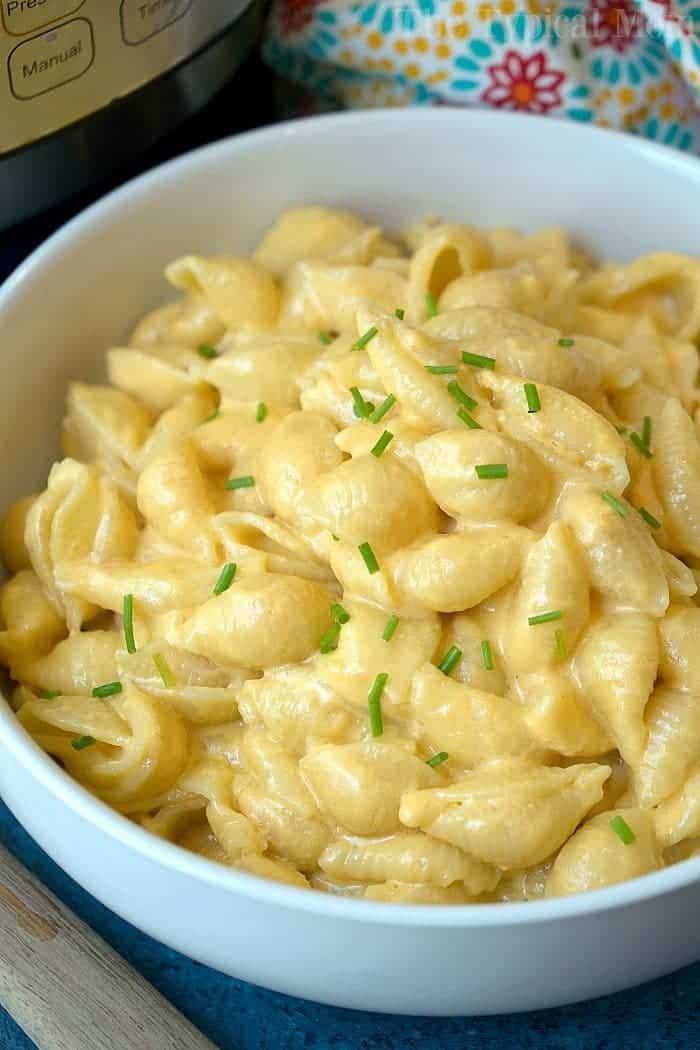 Easy 4 Ingredient Instant Pot Macaroni and Cheese Recipe