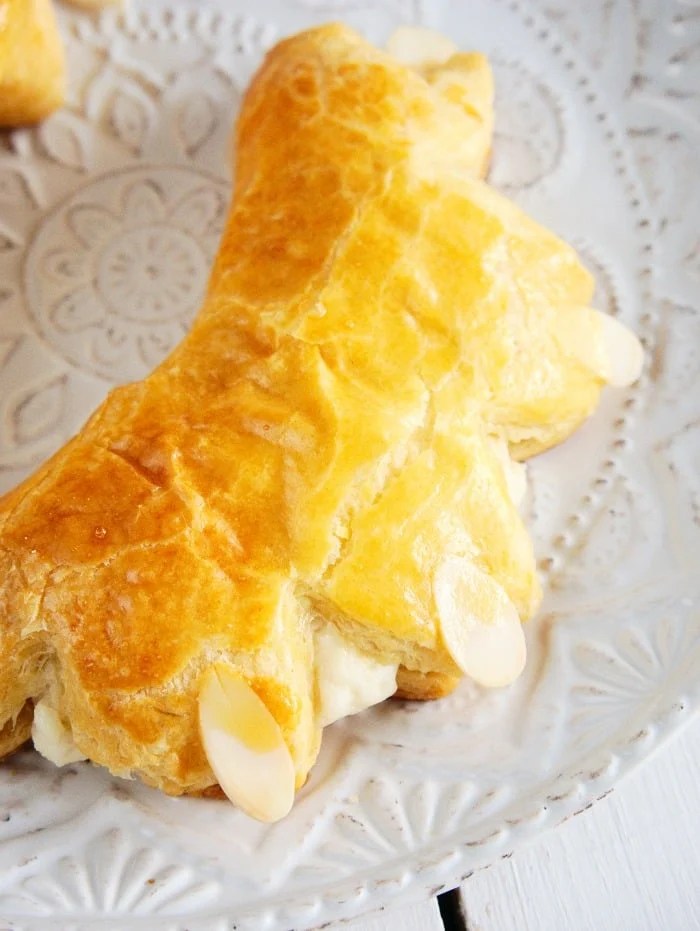 Easy Bear Claw Recipe with Refrigerated Biscuits