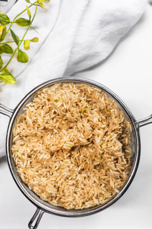 How to Make Fluffy Slow Cooker Brown Rice in Crockpot