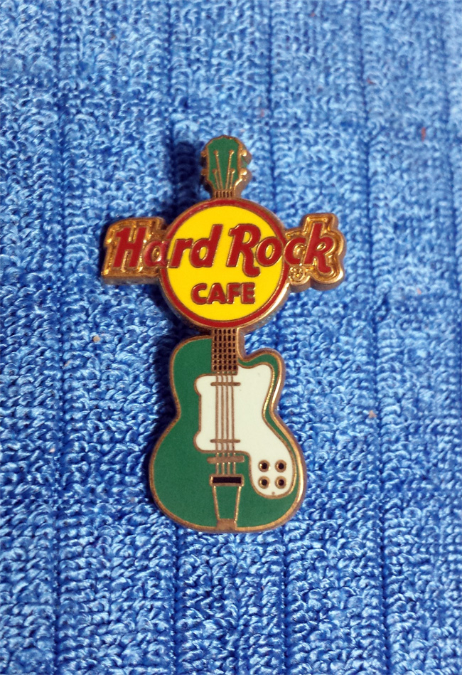 HARD ROCK CAFE 2008 HRCPCC ICON GREEN GUITAR PIN HRC PIN COLLECTORS