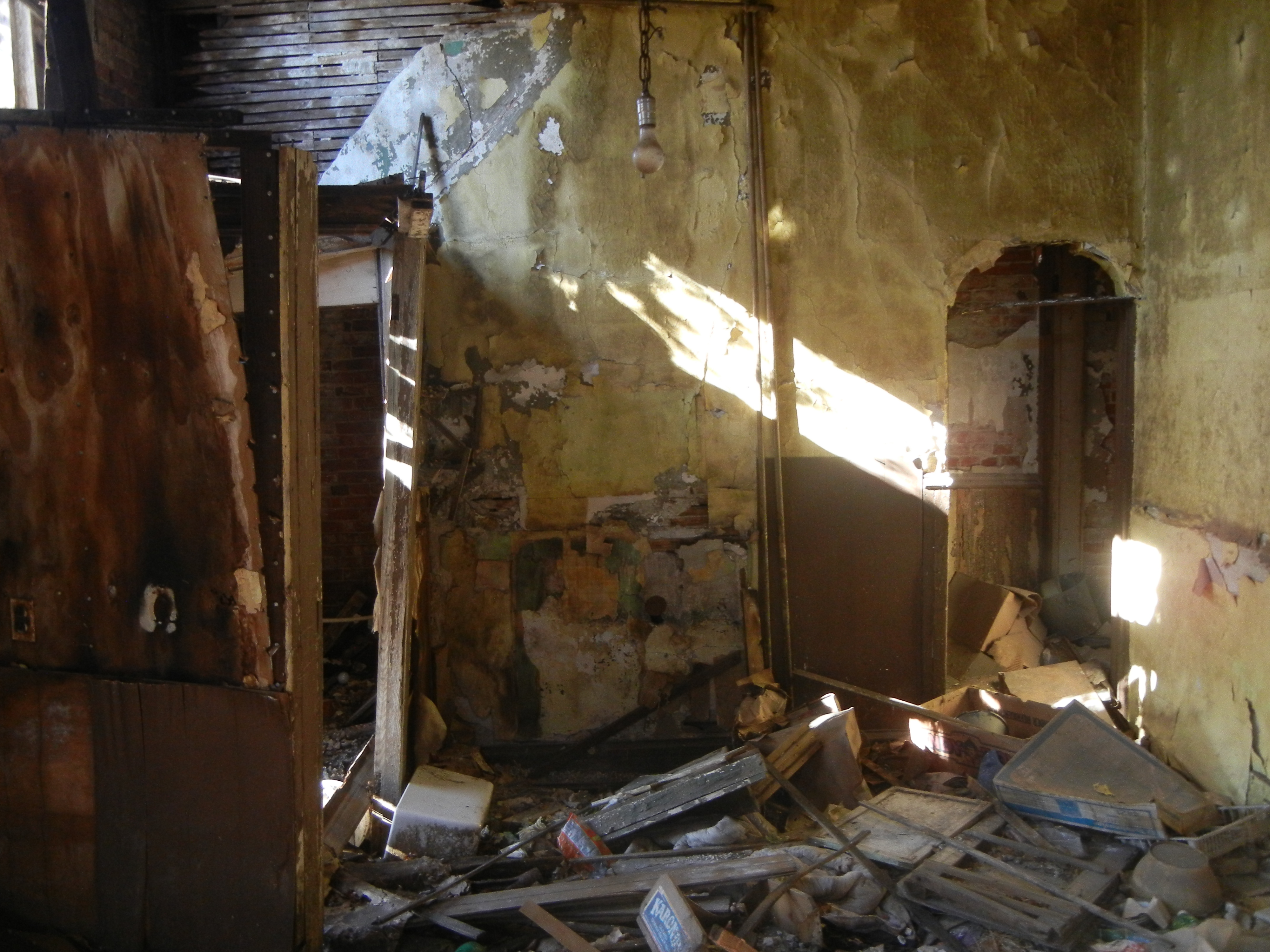 That Interval of Neglect: Undwelling on St. Louis Avenue