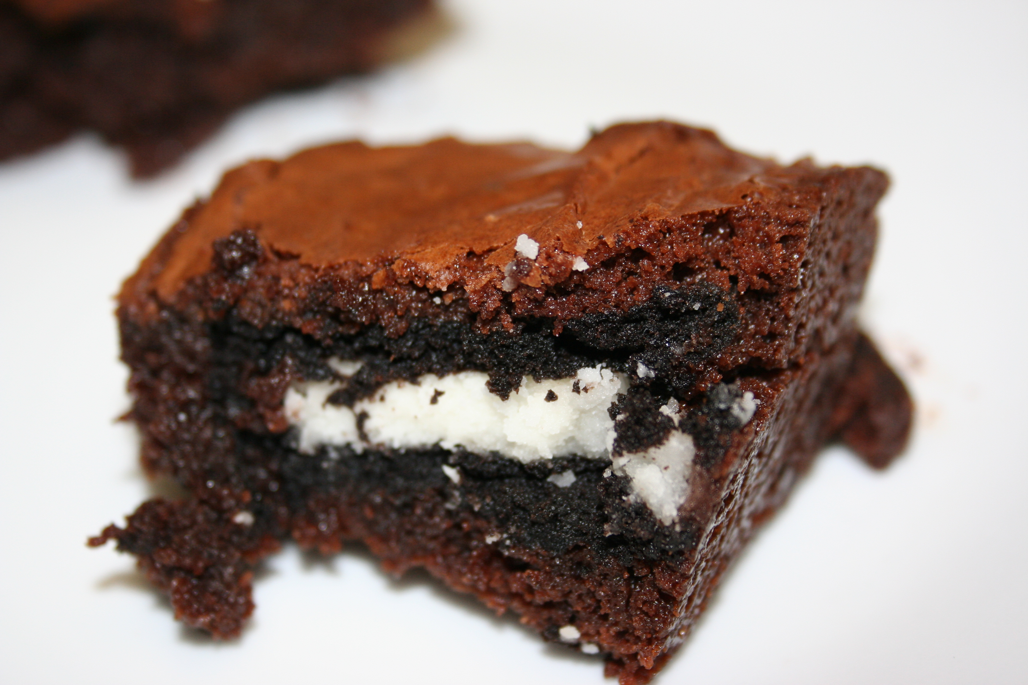 Cookies and Cream Oreo Fudge Brownies! tempting thyme