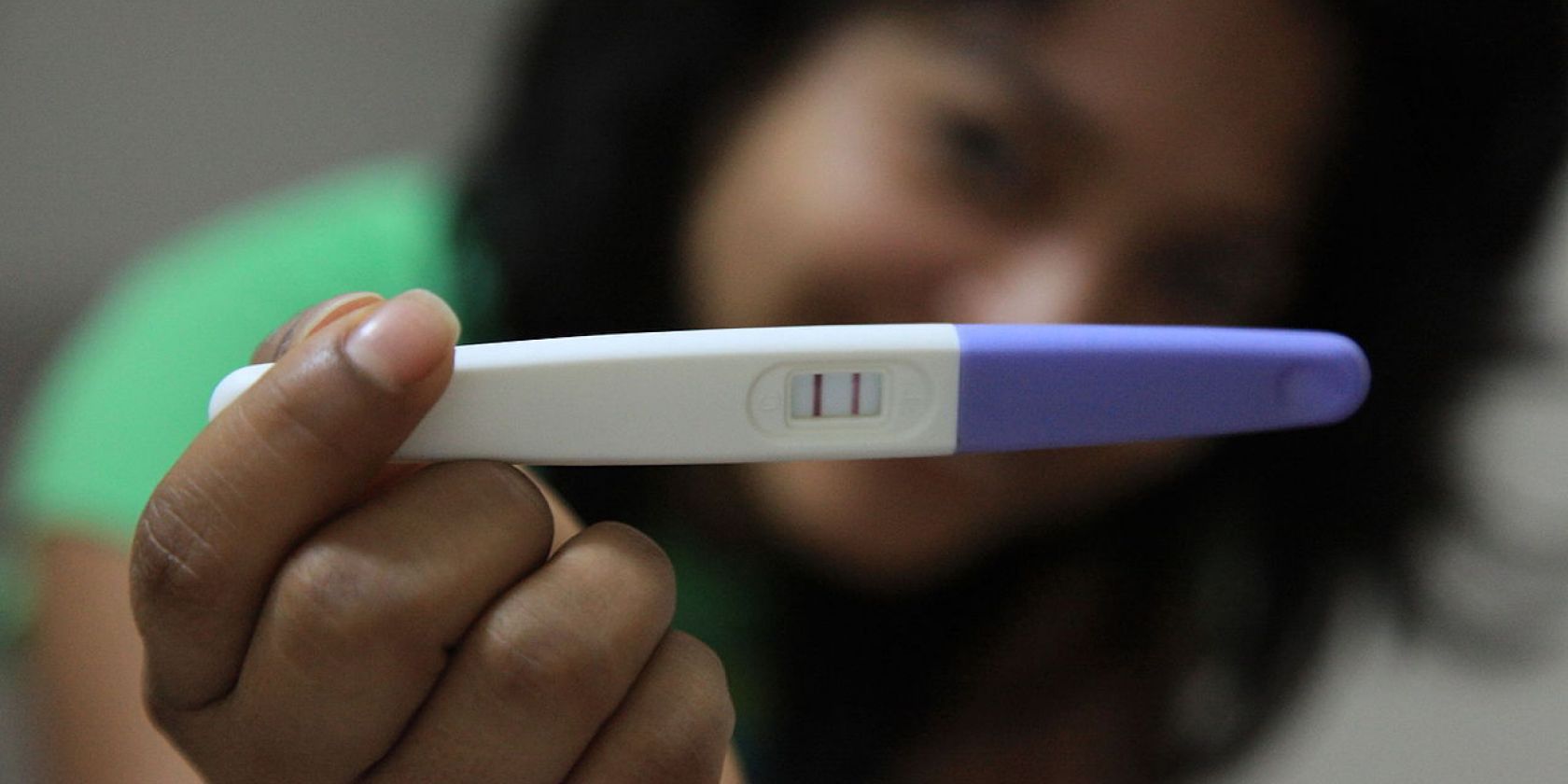 Voici comment utiliser un test de grossesse Tendances People Mag