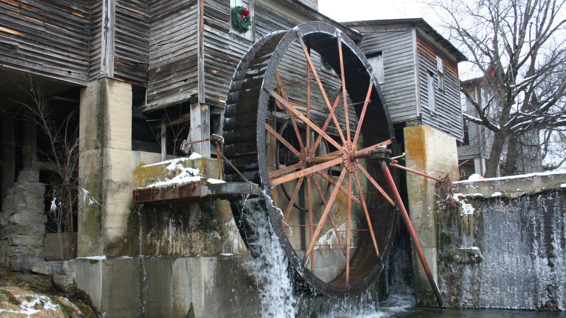 Old Mill Square Tennessee Crossroads NPT