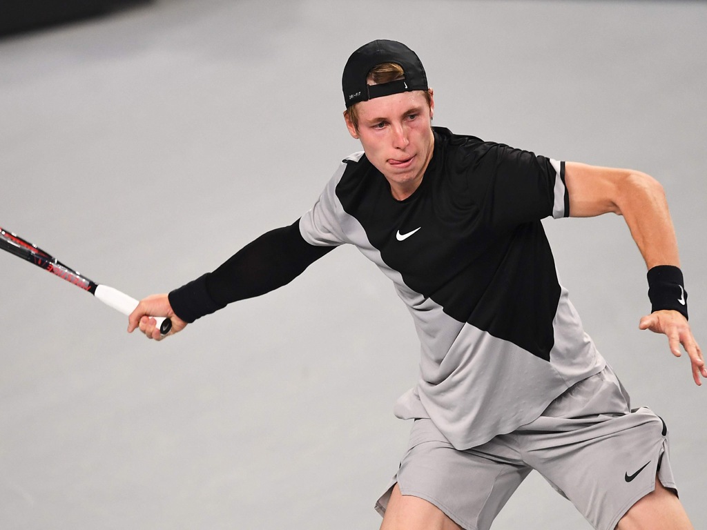 Why are tennis players wearing the same outfits during a match