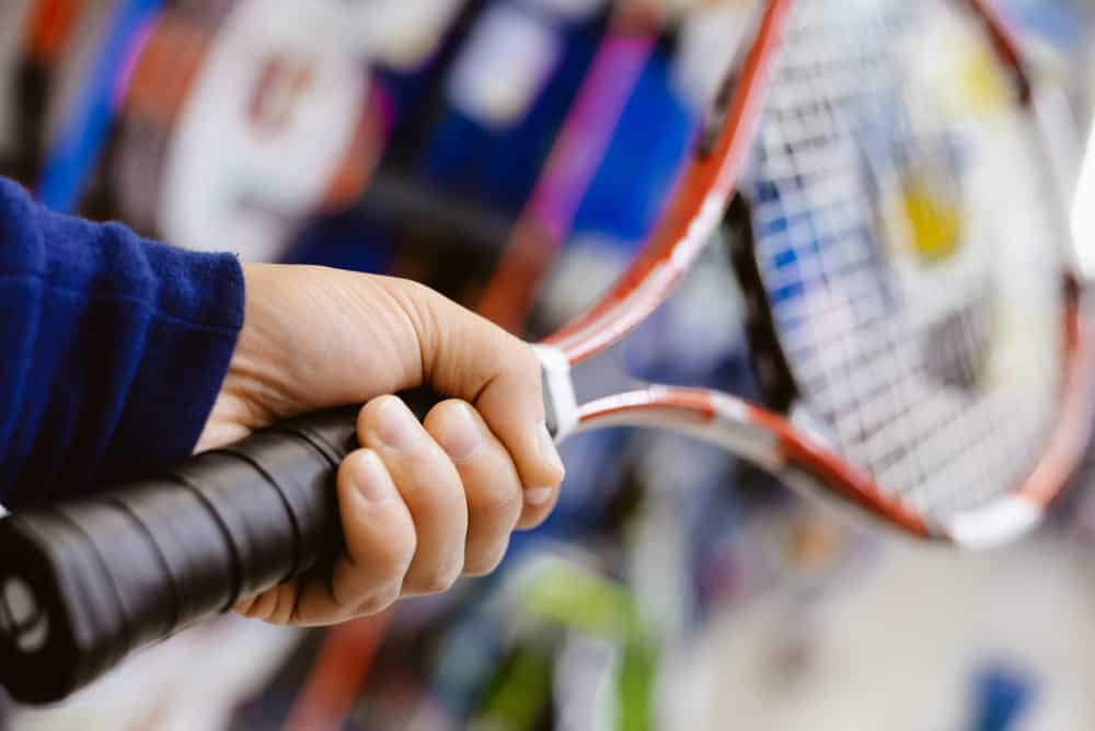 How To Find Your Tennis Racquet Grip Size (With Pictures)