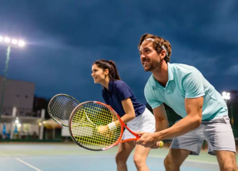 Are Tennis Rackets Unisex? Men’s vs Women’s Comparison Tennis Pursuits