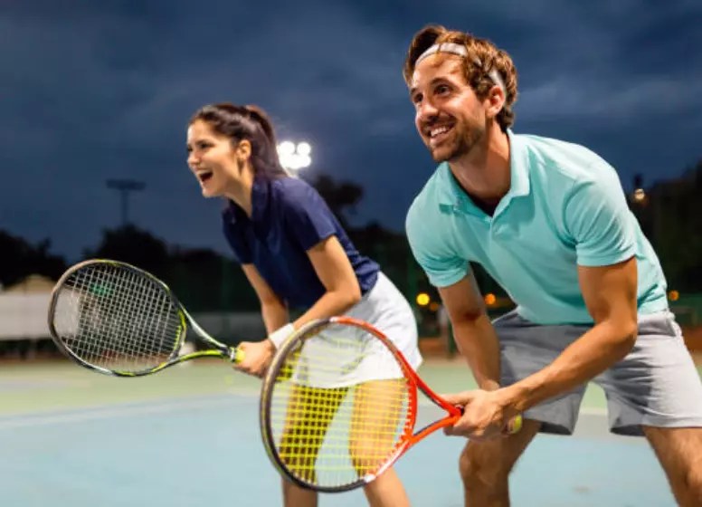 Are Tennis Rackets Unisex? Men’s vs Women’s Comparison Tennis Pursuits