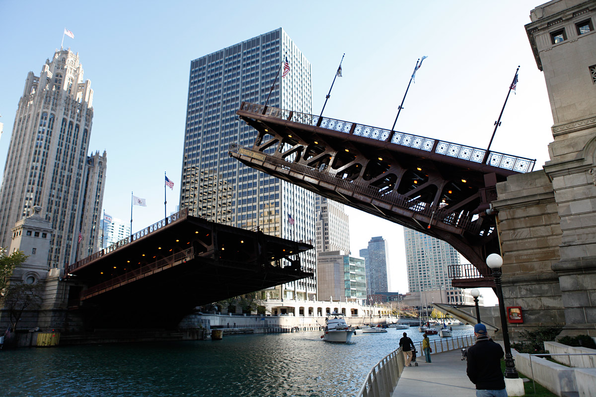 Chicago Drawbridges — Tenspeed Hero