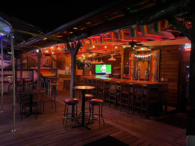 Boot Rack Saloon Ten Visit