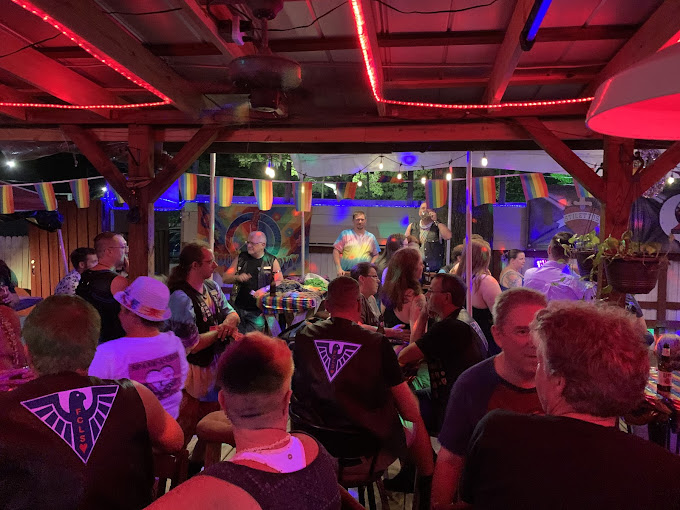 Boot Rack Saloon Ten Visit