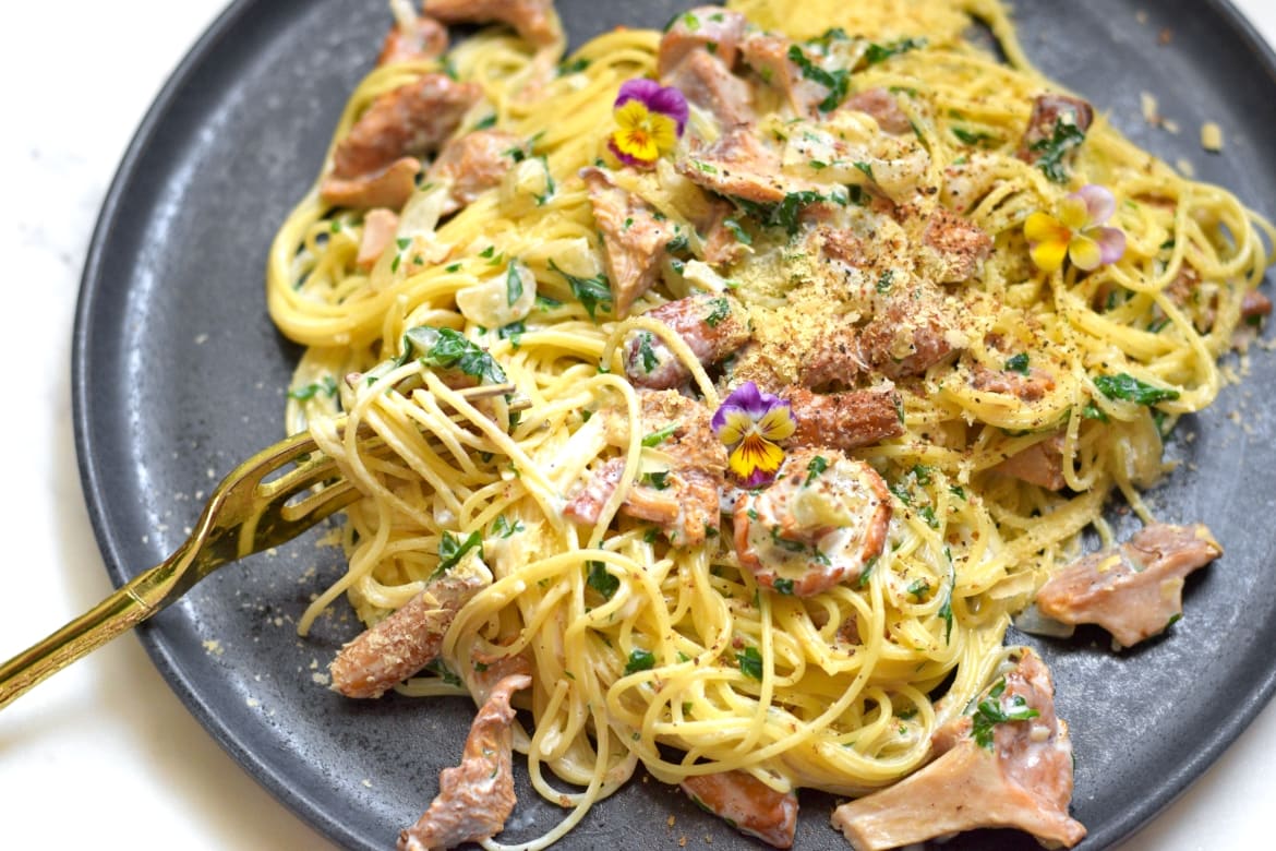 Simple Chanterelle Mushrooms Pasta Vegan Easy Recipes Teodora Vegan